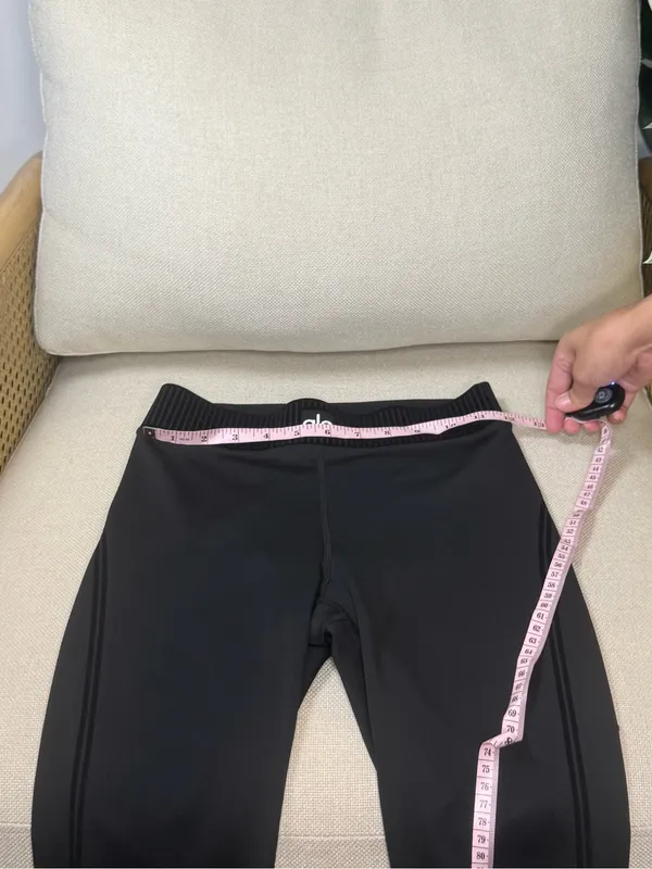 Alo Yoga Line Up SET Size medium - Image 9