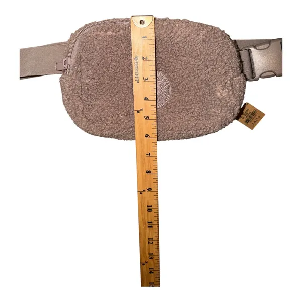 PINK Tank Sherpa Belt‎ Bag - Image 7
