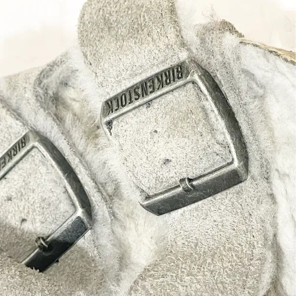 BIRKENSTOCK‎ Arizona Women’s Size 7 Shearling Taupe Grey Suede Buckle Sandal - Image 3