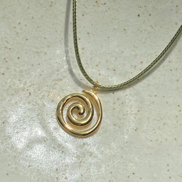 Handmade gold tone stainless steel spiral swirl uzumaki funky boho grunge style necklace🌀 - Image 4