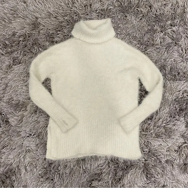 Aerie Fuzzy Eyelash Oversized Turtleneck Sweater - Image 9