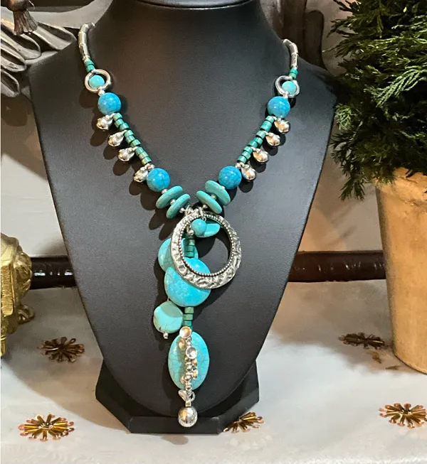 Blue and silver beaded necklace with turquoise stones - Image 8
