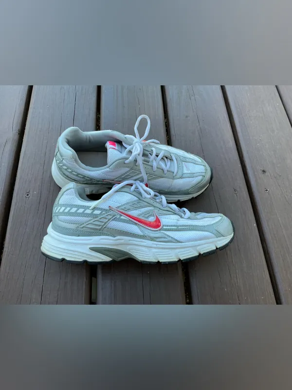 Nike White Sneakers with Hot Pink Swoosh 👟👟 - Image 8