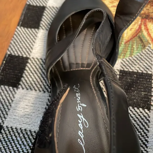 Easy Spirit Easy stride heels with Velcro closure - Image 9