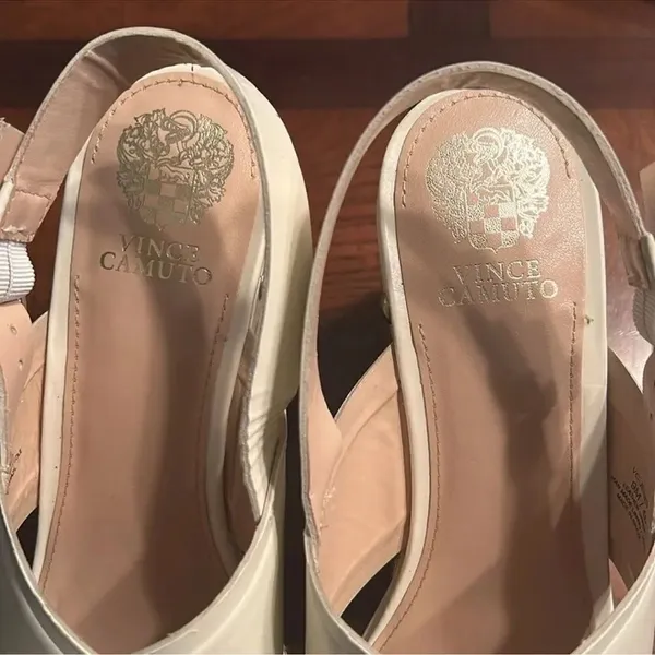 Vince Camuto Cream/ Ivory Slingback Sandals(Size 9M) - Image 12