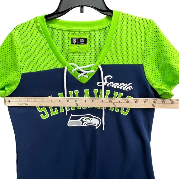 Seattle Seahawks NFL Football Shirt M Blue Green Lace Up Top Superbowl Champs‎ - Image 5