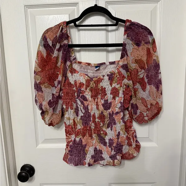 OLD NAVY‎ fitted puff sleeve smocked top size large in autumn leaves floral - Image 2