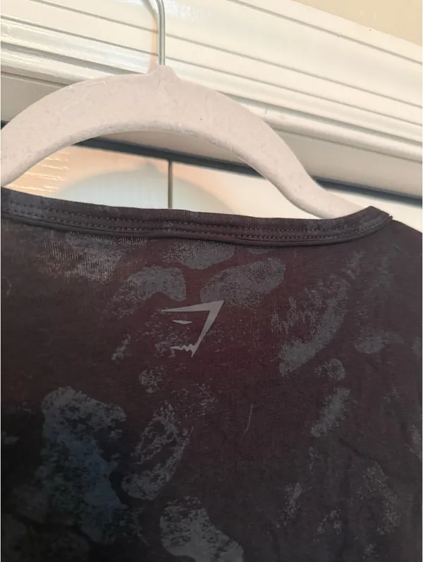 Gymshark Cropped Graphic Workout Tee - Image 5