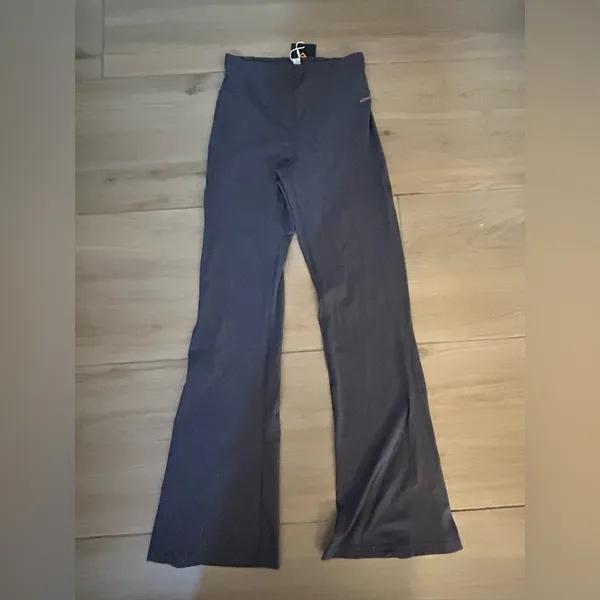 NEW Gray Flare Yoga Pants Bootcut Leggings Pockets High Waist Tummy Control S - Image 4