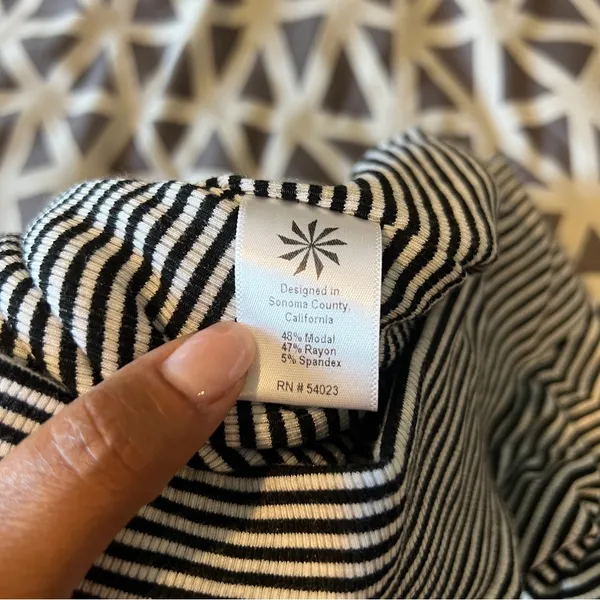 Athleta Black and White Striped‎ Stretch Knit Pencil Skirt Size S - Image 7