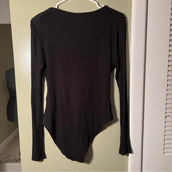 H&M Women's Size Medium Bodysuit Long Sleeve Lace Up‎ Black Ribbed Deep V-Neck - Image 6
