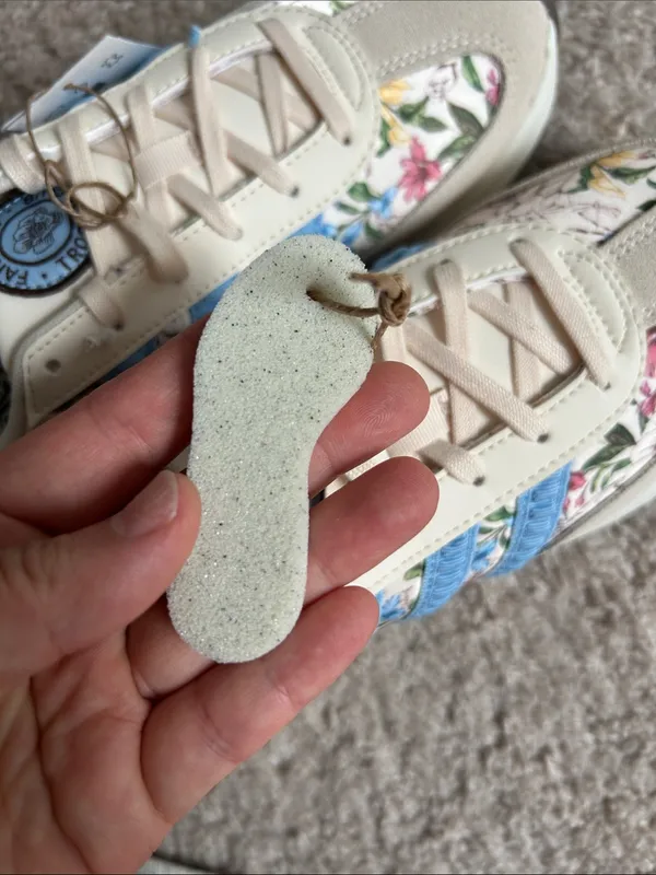 Adidas *Farm Rio sneakers. Size 7 - Image 7