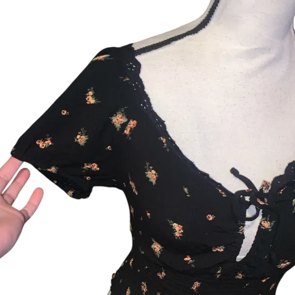 Eyeshadow Womans Size L Top Floral Black Short Sleeve Puff Peasant Blouse Crop - Image 3