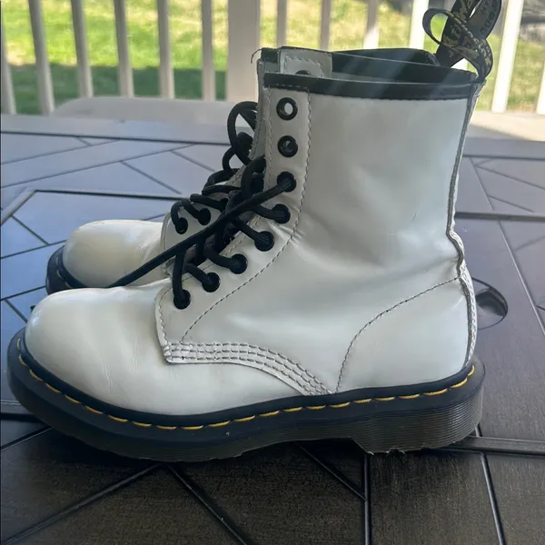 Dr. Martens classic white lace up retro boots size 5 US ladies combat moto - Image 5