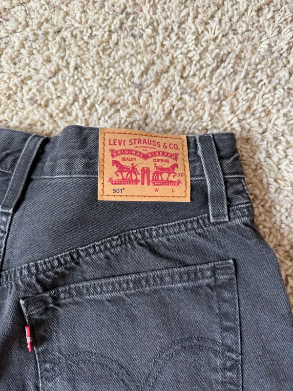 Black Levi’s Shorts 501 - Image 3