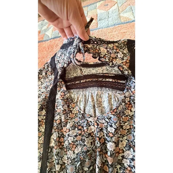 American Eagle Floral Crop Blouse Lace Trim Open Back Tie Size S - Image 9