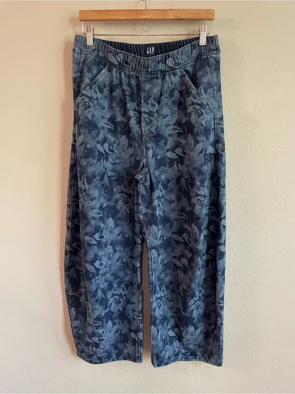 GAP Floral Mid Waist UltraSoft Easy Horseshoe Jeans Size Small - Image 3