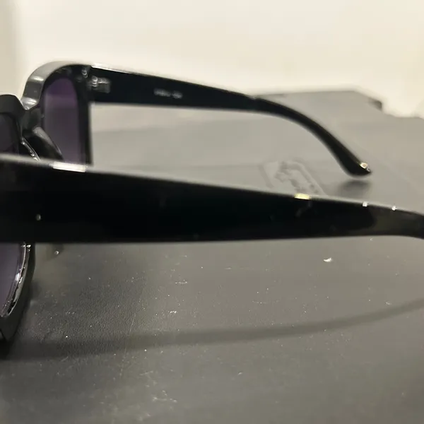 Stylish Black Sunglasses - Image 5