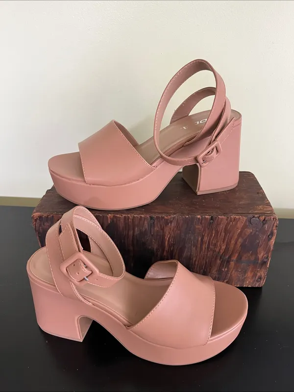 Soda Mylo nude-colored platform sandals featuring a chunky block heel - Image 2