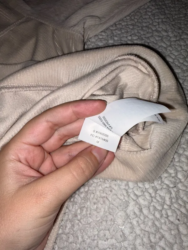 Vuori Haven Half Zip Crop Hoodie - Image 6
