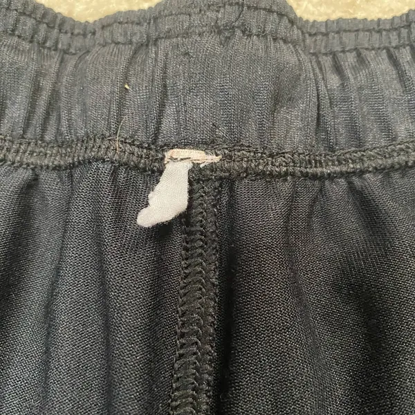 Under Armour Black athletic Shorts Size Small - Image 5