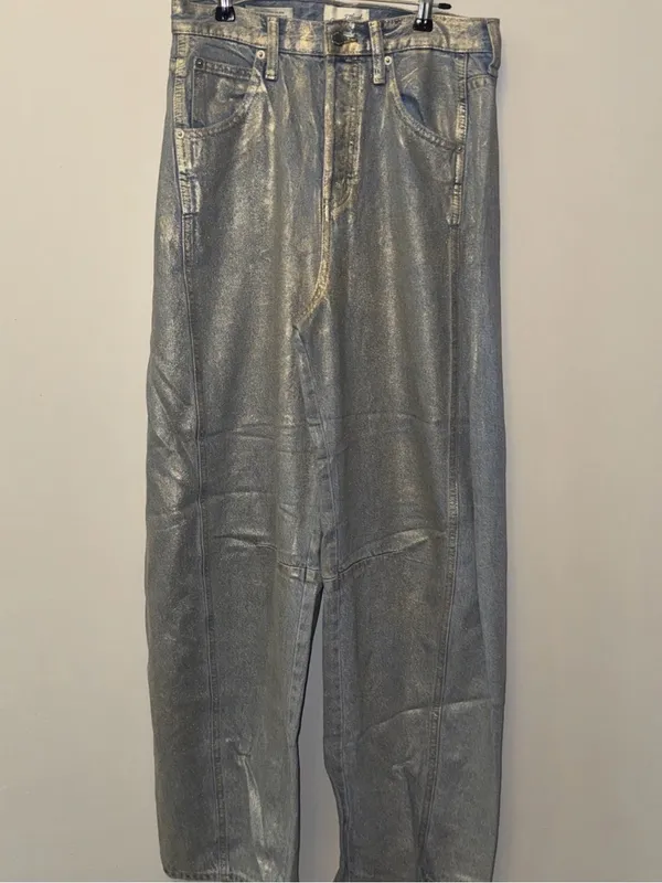 Universal thread High Rise Curved Leg Jeans Sz 6 - Image 3