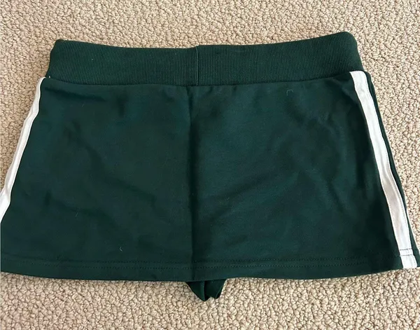 Green Edikted Gayil Mini Skort - Image 2