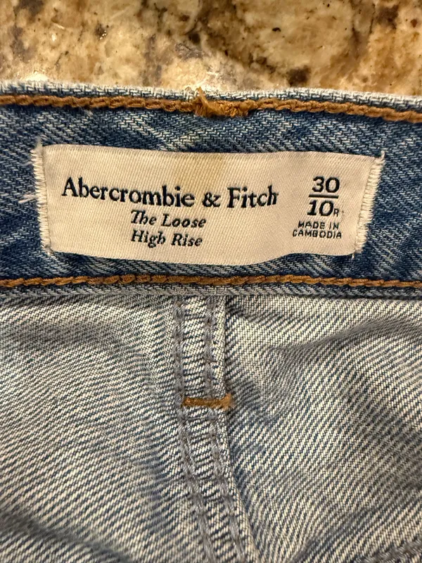 Abercrombie Loose High-Rise Jeans - Image 5