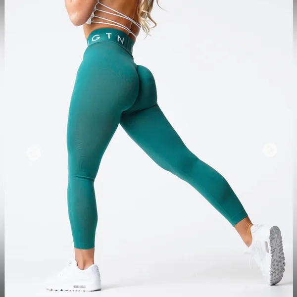 NVGTN Emerald Green Sport Seamless Leggings Size Medium - Image 2