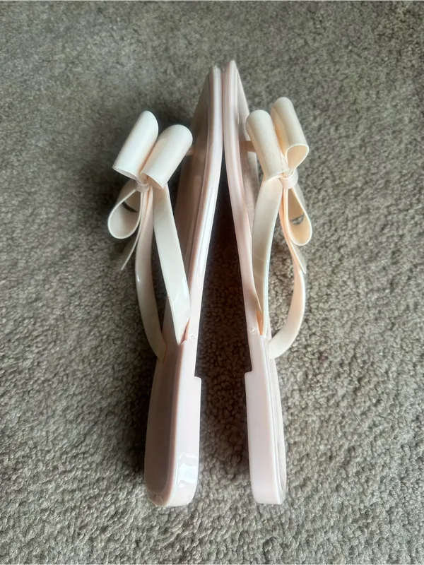 BCBG Ballet Pink Flip Flop Sandals 8 - Image 3