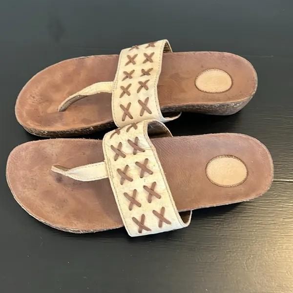 OluKai Womens Tan Leather Cross Stitch Thong‎ Wedge Sandals Size 7 - Image 2