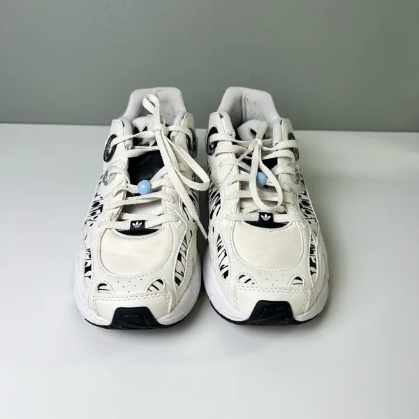 Adidas Astir Butterfly Athletic Sneakers Black White 9.5 - Image 4