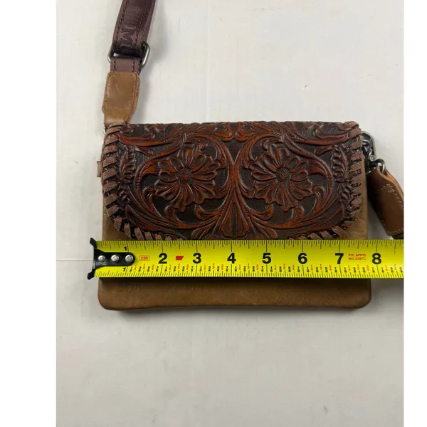 Montana West Crossbody Bag - Pre-Owned Style Essential - Image 4