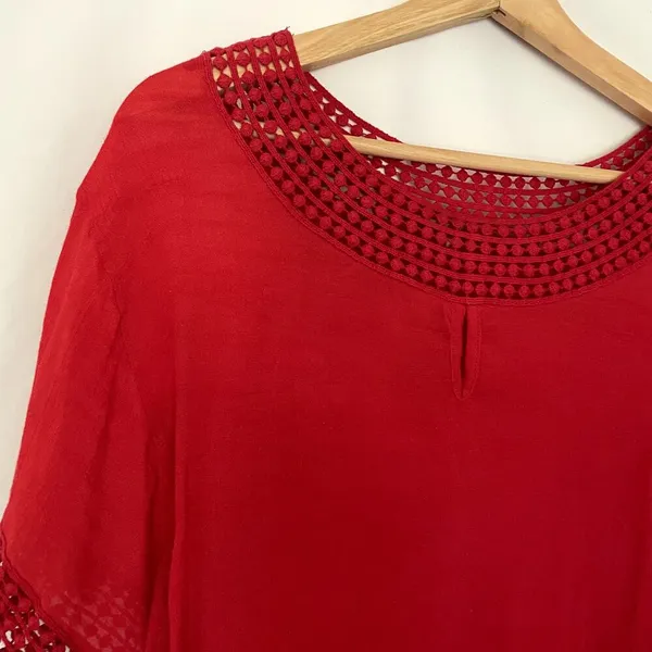 Red short sleeved summer t-shirt lightweight women's size medium embroidered - Image 2