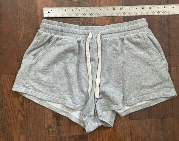 Forever 21 Gray drawstring sweatshorts, size L - Image 3