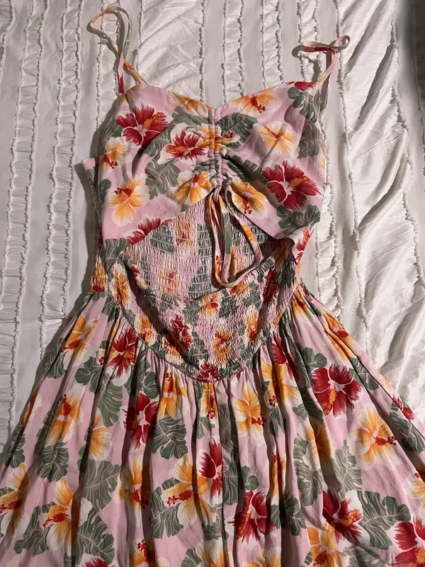 Hollister Romper Floral Hawaiian - Image 2