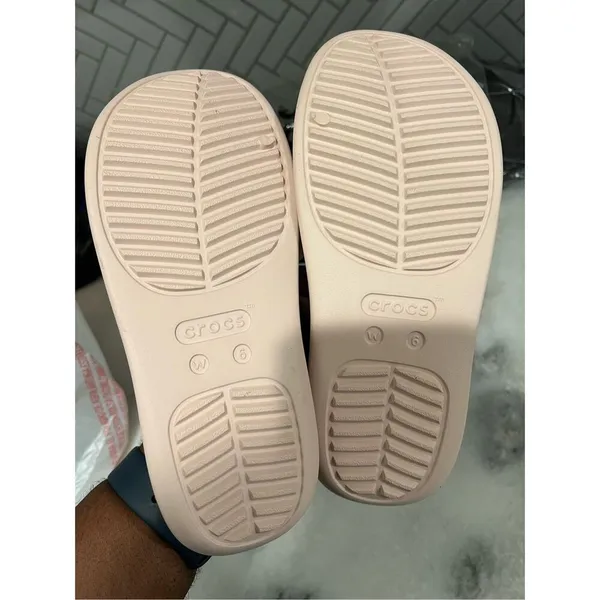 Crocs Getaway Glitter Flip Sandals Atmosphere Pink Women’s 6 209670-1FT New - Image 5