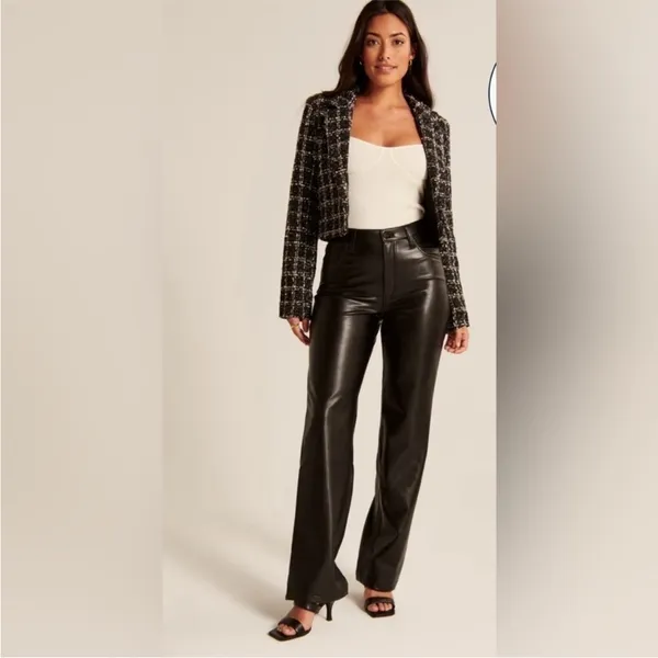 Abercrombie & Fitch The 90's‎ Relaxed Ultra High Rise Faux Leather Pants 4 Short - Image 8