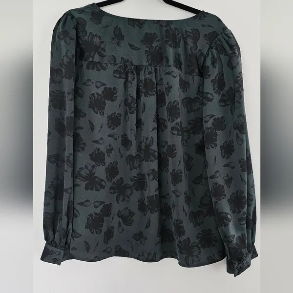 Ava & Viv Hunter green silk blouse w, black floral print. - Image 4