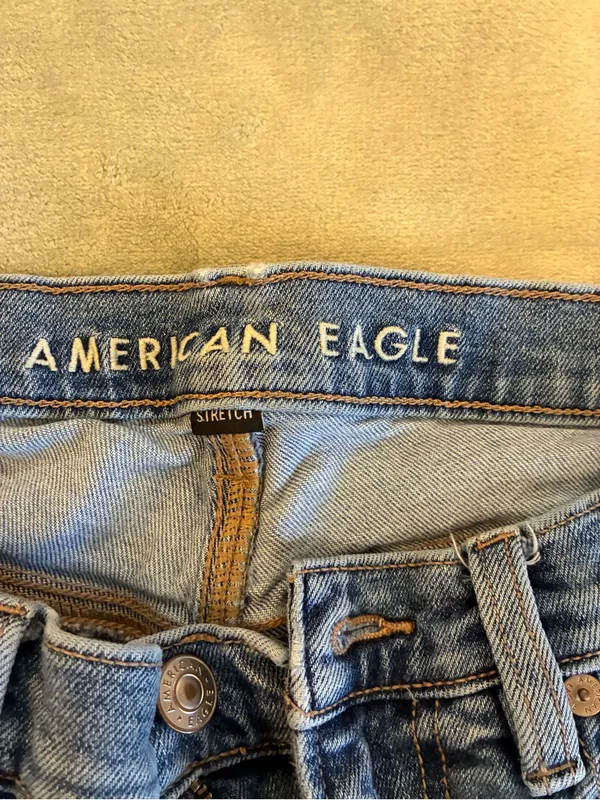 Women’s American Eagle Light Wash 90’s Straight Leg Jeans Size 8 - Image 5