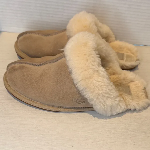 UGG Women's Scuffette Cozy Tan Slippers - Image 3