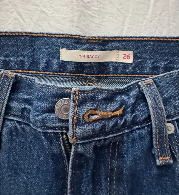 Levi’s 94 Baggy Women’s Jeans Mid-Rise Straight - Image 2