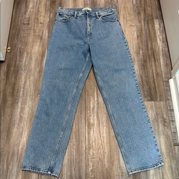 Abercrombie & Fitch The 90s Straight Ultra High Rise Jeans Size 8 - Image 2