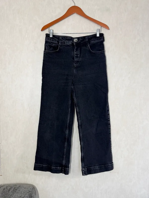 Pilcro Women’s The Skipper Cropped Jeans High Rise Wide Leg in Washed Black 28 - Image 2