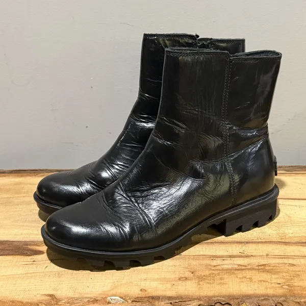 SOREL - Black‎ Phoenix Zip Patent Leather Boot Size 8.5 B18B - Image 2