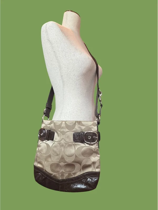 Coach F1616 Signature Buckle Shoulder Crossbody Bag - Image 4