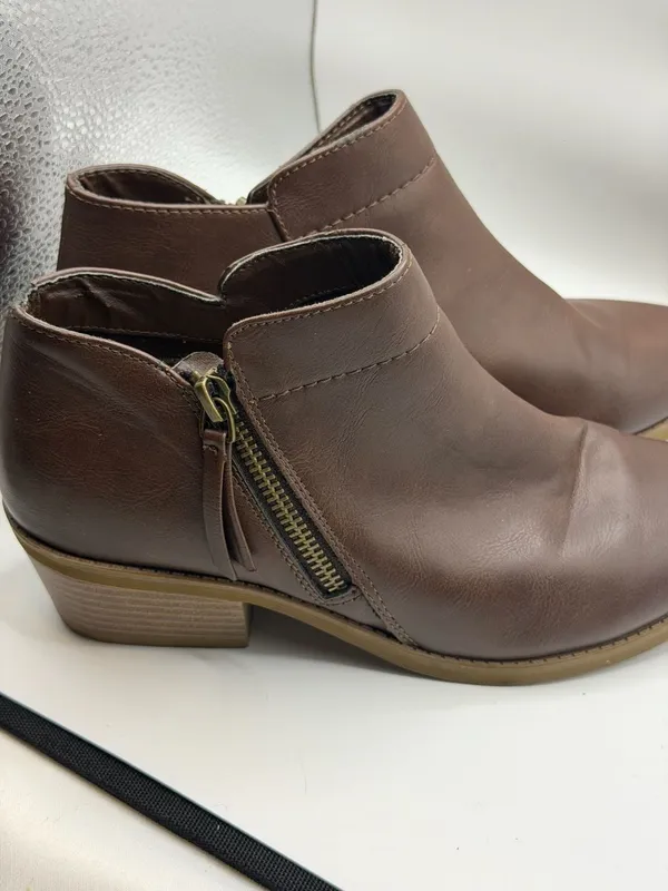 Time and Tru Women's Brown Memory Foam Ankle Boots - Image 7