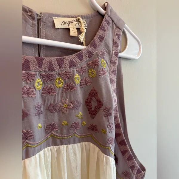 Mystree Embroidered‎ Yoke Dress Crinkle Chiffon Cream Gold Lavender NWT Large - Image 4