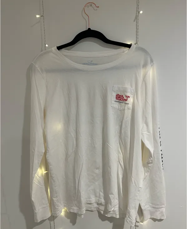 Vineyard Vines Valentine’s Day Whale Long Sleeve Day - Image 2