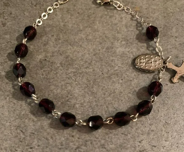 Garnet Gemstone Rosary Bracelet 6mm Miraculous medal Benedict crucifix Italy - Image 3